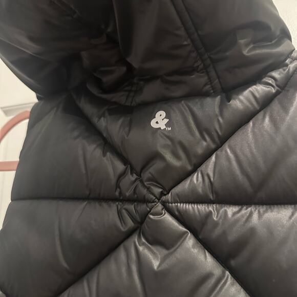 NEW Love & Sports Quilted Puffer Hooded Winter Vest - Picture 3 of 4